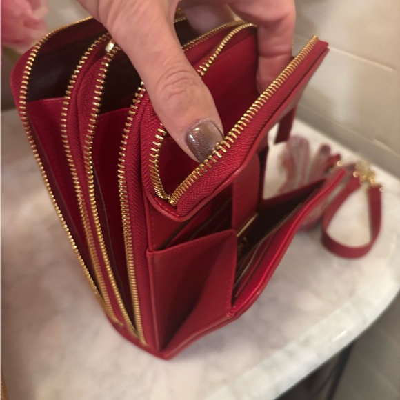 Low start Chic and Sporty POMELO Red Convertible Crossbody clutch Wristlet - Picture 9 of 11